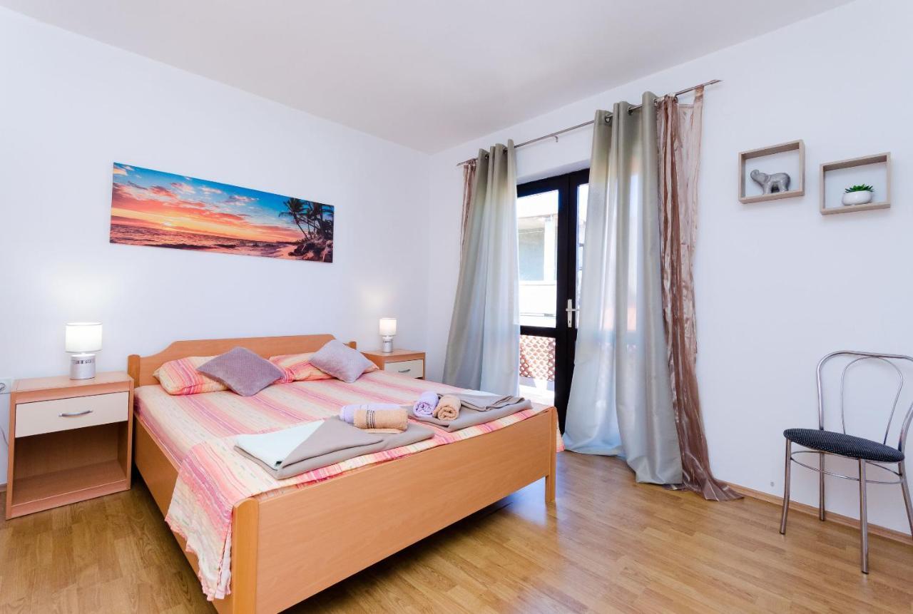 Apartments Luka Supetarska Draga Exterior photo
